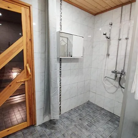 Cozy And Spacious Row House Турку