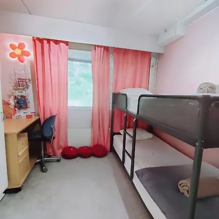 Cozy And Spacious Row House Турку