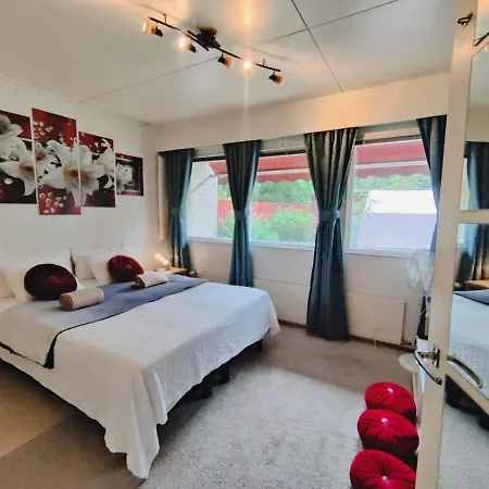 Дом отдыха Cozy And Spacious Row House